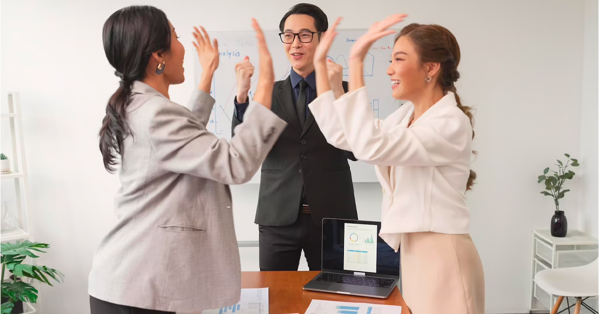 Leader cần có kỹ năng giao tiếp, lắng nghe các thành viên